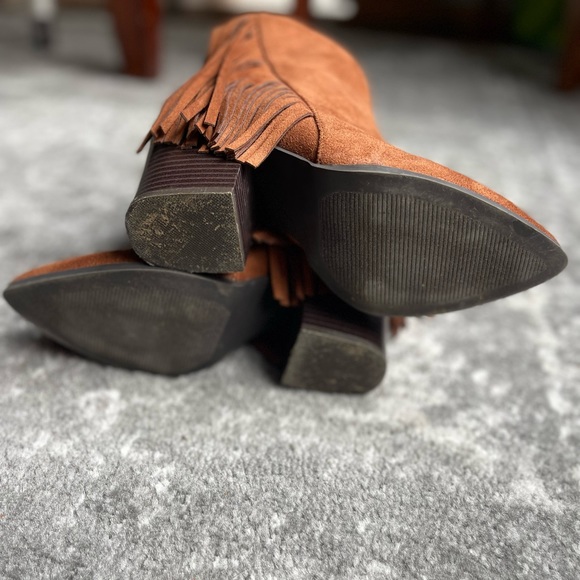 ⭐️ Just Fab fringe booties size 5.5. Worn once. Zipper in back. Minimal heel. - Picture 3 of 3